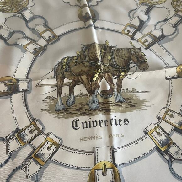 Vintage 100% Silk Hermes scarve by F. De La Perriere - Picture 2 of 12